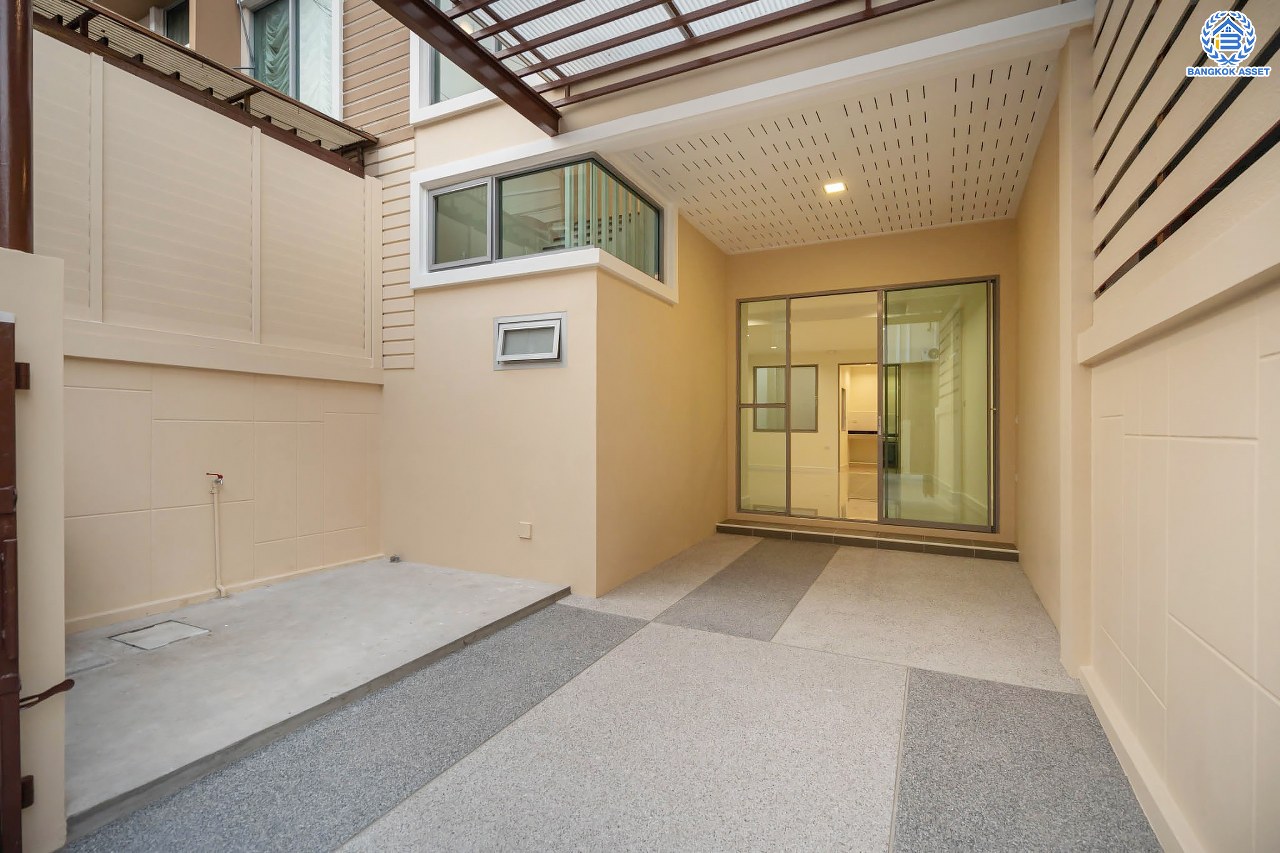 บ้านมือสองตกแต่งใหม่ ดีไซน์สวย โครงการ นนทรีพลัส บางกรวย เนื้อที่ 20 ตร.ว. ฟังก์ชัน 4 ห้องนอน 3 ห้องน้ำ จอดรถได้ 1 คัน รองรับทุกกิจกรรม บนทำเลเชื่อมต่อหลายเส้นทาง ใกล้จุดขึ้นทางด่วน "ประจิมรัถยา" และรถไฟฟ้าสายสีแดง "สถานีบางบำหรุ"